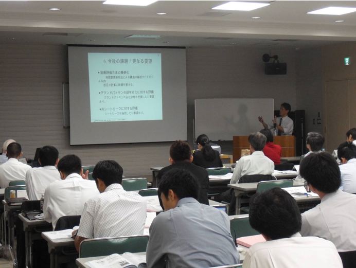 Figure 2: Makoto Kurebayashi of Japan Atomic Power Company gives a presentation on the development of an AOV diagnostic system
